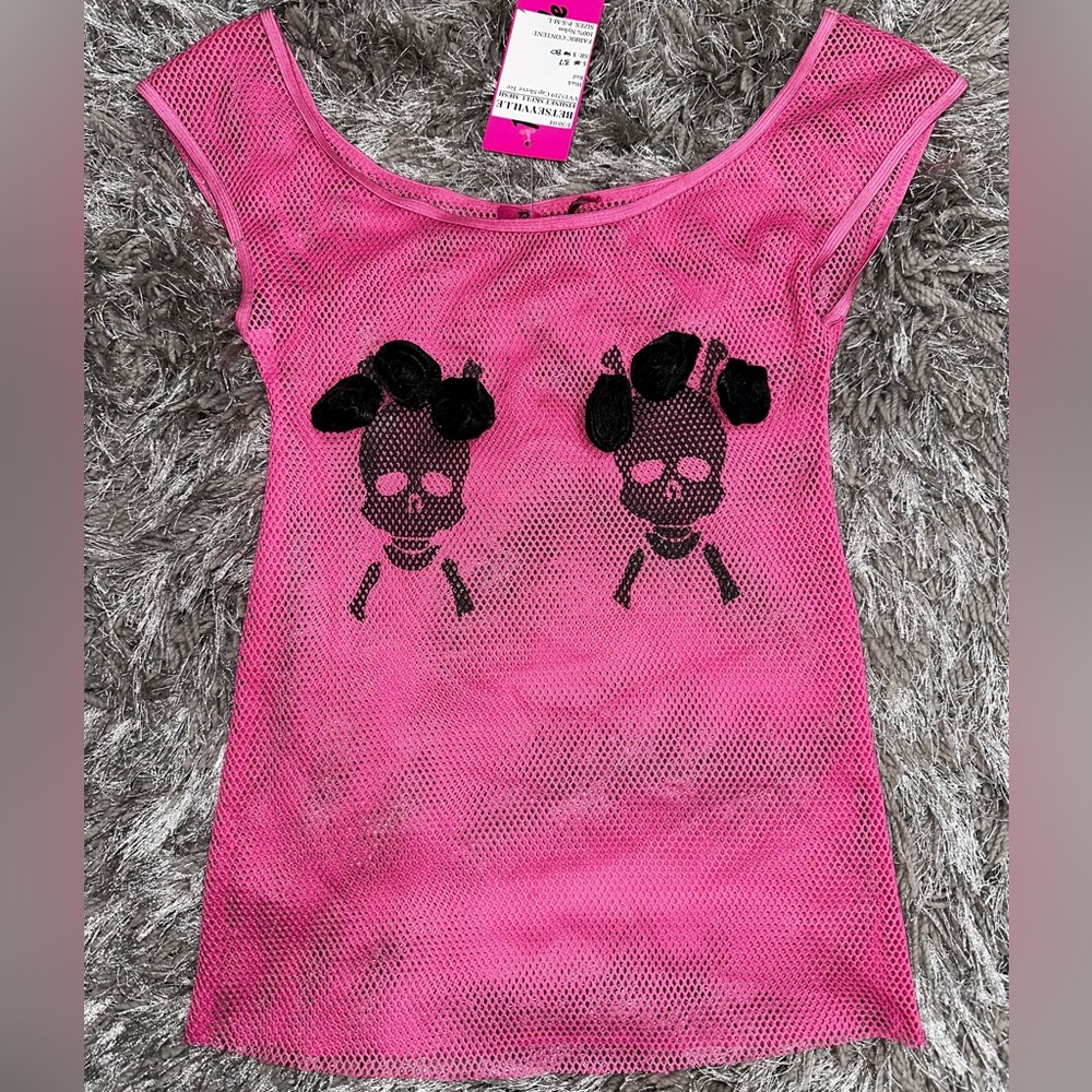 Betsey Johnson, vintage pink, fishnet, skull mesh top. Size small/petite ☠️💕☠️